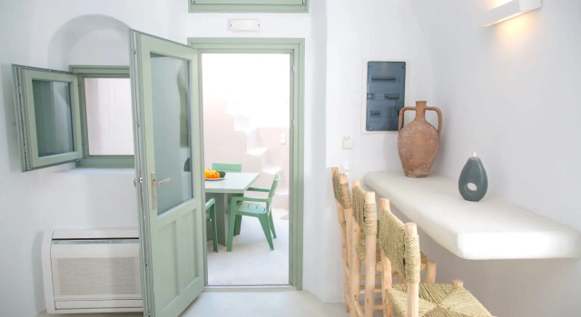 Morfi Cave House