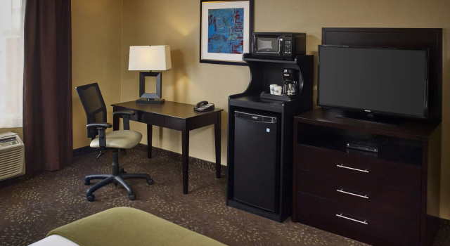 Holiday Inn Express & Suites Timmins by IHG