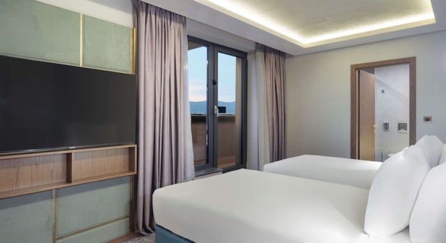 Люкс с 2 комнатами Doubletree By Hilton Plovdiv Center