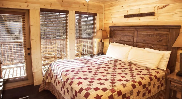 The Mallard 3 Bedrooms 3 Bathrooms Home, Забронировать Дом для отпуска Отели Great Smoky Mountains National Park с парковкой, Парковка