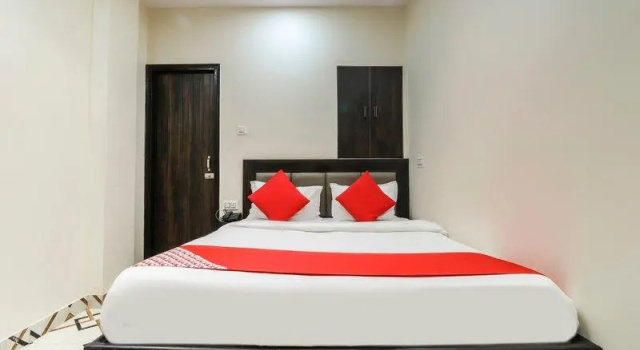 OYO 62485 Hotel City Palace, Забронировать Отель Канпур штат Уттар-Прадеш