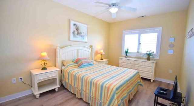 Mariner's Watch 404 4 Bedroom Condo by RedAwning