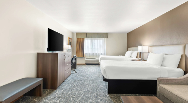 Четырёхместный номер Best Western West Towne Suites