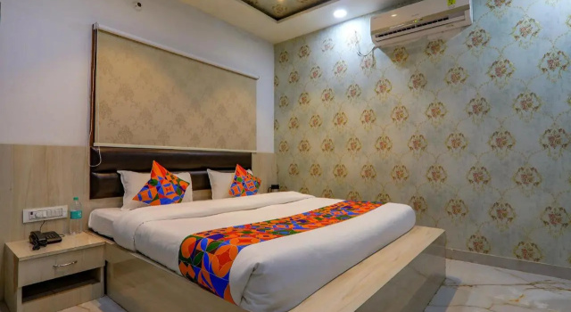 FabHotel Super 3 Premium I