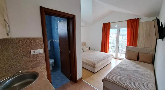 Jasmin apartmani, Забронировать Отель Отели Željeznica с парковкой, Парковка