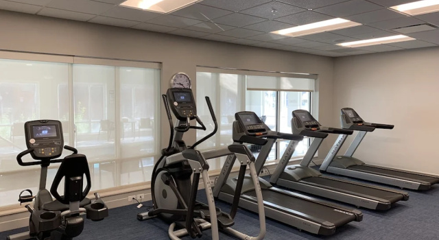 TownePlace Suites By Marriott Milwaukee West Bend, Забронировать Отель Уэст-Бенд Висконсин