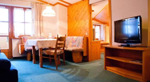 Hotel-Gasthof "Zur Mühle", Book Hotel Kaprun hoteller med pool, Swimmingpool