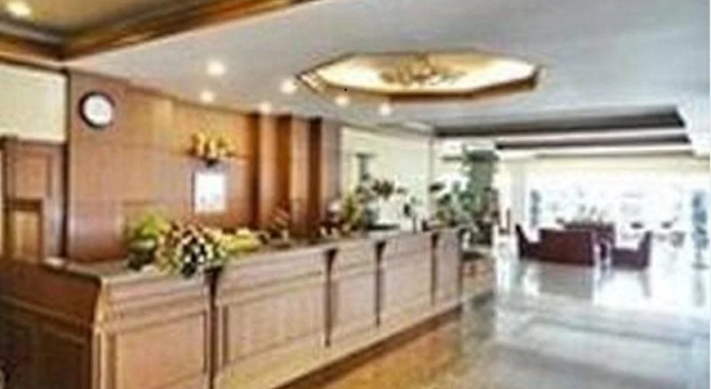 Thaksin Hotel, Забронировать Отель Накхонситхаммарат Южный Таиланд