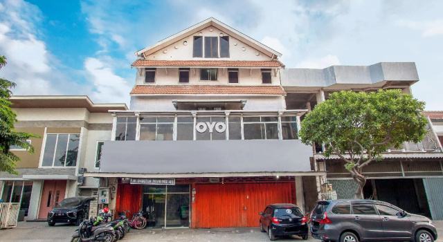 OYO 164 Ang's Residence