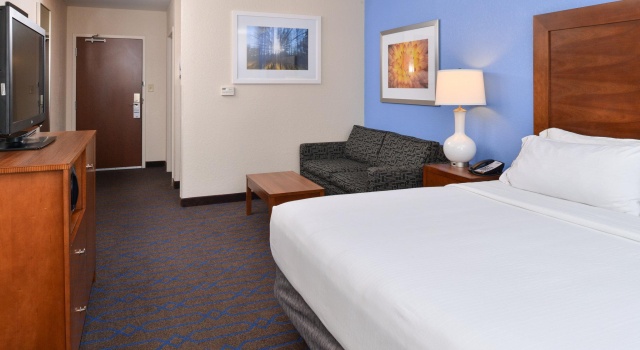 Номер Standard Holiday Inn Express Hotel & Suites Terre Haute by IHG