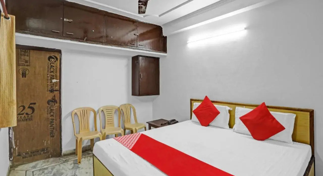 Oyo 84959 Tyagi Palace, Забронировать Отель Восточный Дели 
