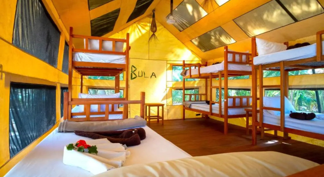 Barefoot Manta Island Resort, Забронировать Курортный отель Остров Наукакуву Остров Ясава