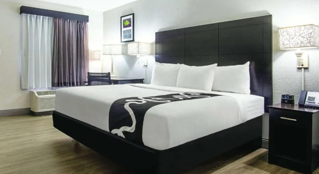 Номер Standard La Quinta Inn by Wyndham West Palm Beach - Florida Turnpike