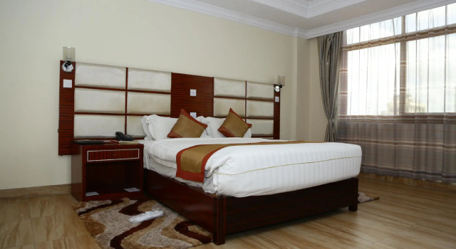 Tiffany Diamond Hotels Ltd - Indira Gandhi street, Забронировать Отель Kisutu Дар-эс-Салам, рядом с Kigamboni Ferry Terminal