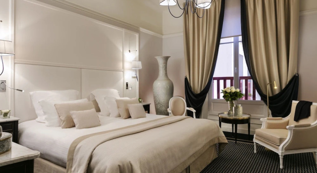 Номер Superior Hôtel Barrière LHermitage