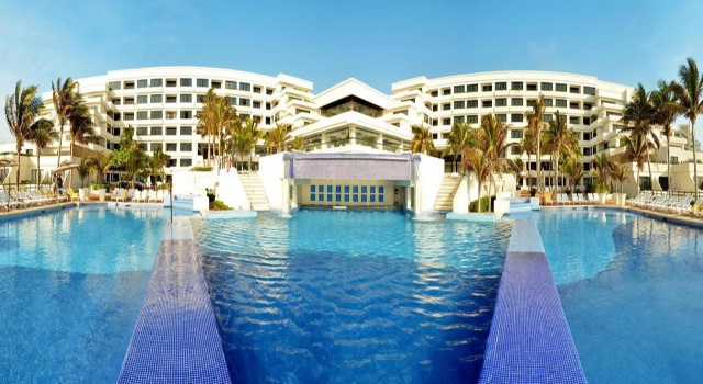 Secrets Mirabel Cancún Resort & Spa - Grand Opening!, Забронировать Курортный отель Канкун Кинтана-Роо, рядом с Пляж Дельфинов