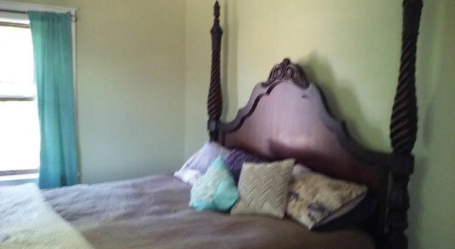 Evonne's Sharing House, Забронировать Отель Ноблсвилл Индиана