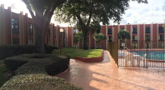Rodeway Inn Tampa, Забронировать Отель Тампа штат Флорида