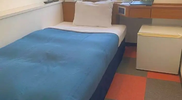 Кровать в общем номере (мужской номер) Hotel Stage