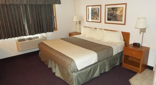 FairBridge Inn & Suites in Thorp, WI, Rezerwuj Hotel Hotele w Wisconsin ze śniadaniem, Śniadanie