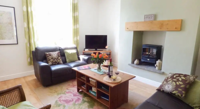 Footway Cottage, Book Feriehus Cumbria hoteller med parkering, Parkering