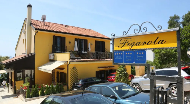 Rooms Figarola, Забронировать Отель Отели Ровинь 3 звезды, рядом с Пляж Валдалисо, 3*