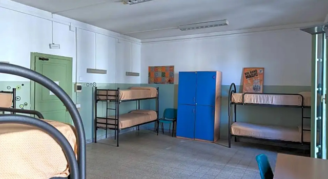 Кровать в общем номере (женский номер) Litus Roma Hostel