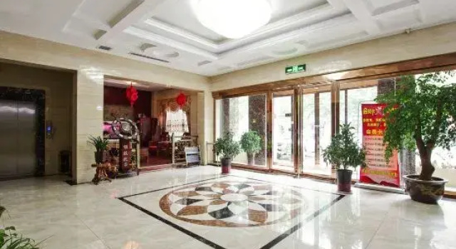 Fenglin Hotel, Забронировать Отель Отели Синьян с парковкой, Парковка