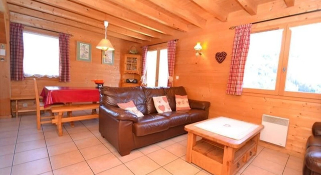 Chalet Noisettes - Aravis Holidays, Забронировать Шале Отели Лыжного курорта на озере Анси с парковкой, Парковка