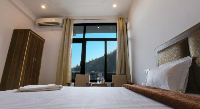 Номер Premium Hotel Tapovan Cottage
