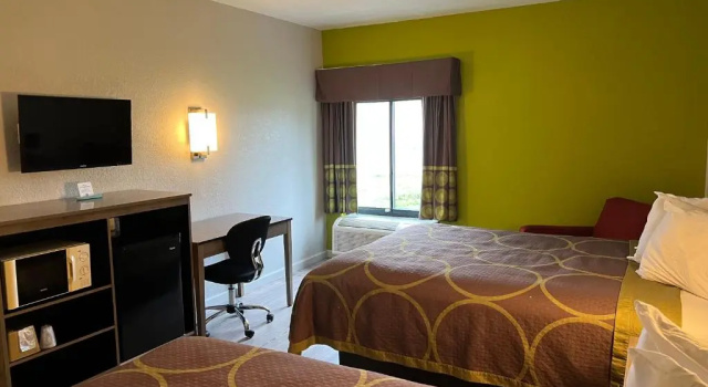 Четырёхместный номер Standard Super 8 by Wyndham Clemmons - Bermuda Run - Winston-Salem I-40