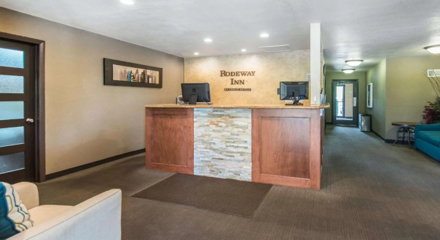 Rodeway Inn Fort Morgan,  Отель Отели Форт-Морган с парковкой, Парковка