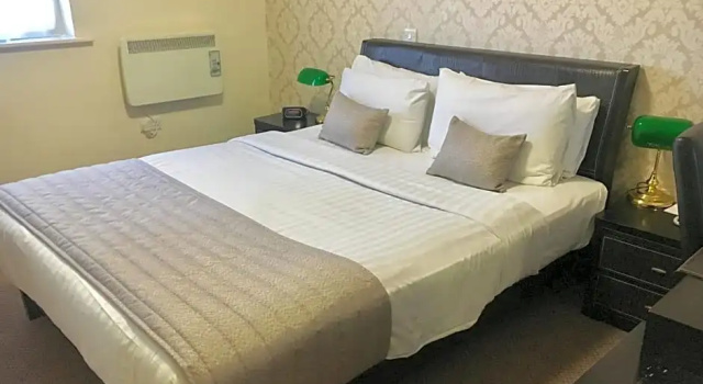 Номер Standard с видом на сад Normanton Park Hotel, BW Signature Collection