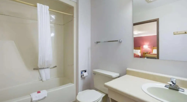 Номер Standard Econo Lodge Inn & Suites Escanaba North