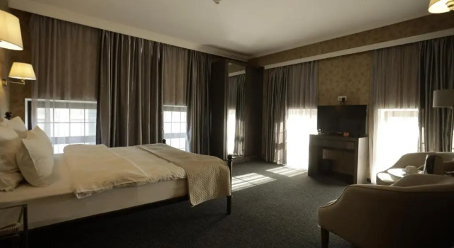 Полулюкс Deluxe Redline Hotel