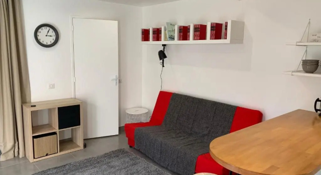 Appartement 2 Pièces Rez de Jardin / Terrasse Proche Gare et Hyper Centre, Забронировать Апартаменты/квартира Отели Кемпер с парковкой, рядом с Железнодорожный вокзал Кемпер, Парковка