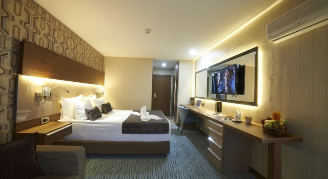 Двухместный номер Deluxe Saffron Hotel