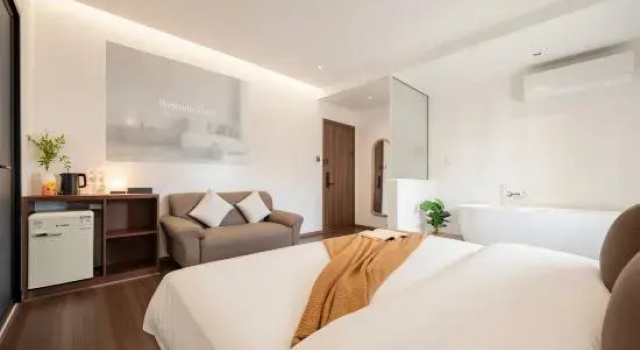 Люкс YueJian Four Seasons Homestay