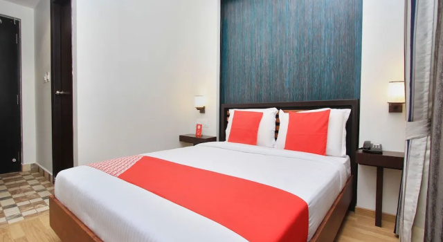 OYO 13090 Astor Hotel, Забронировать Отель Отели штата Карнатаки с завтраком, Завтраки
