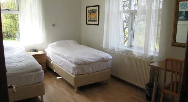 Leifsstadir Guesthouse, Забронировать Отель Отели Халс 3 звезды, 3*