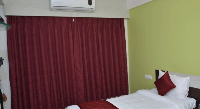 Nishita Residency, Забронировать Отель Отели Mumbai Region с парковкой, Парковка