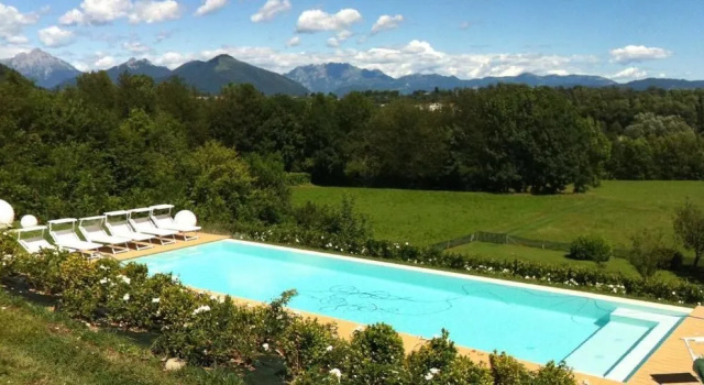 Casale Raffaello B&B Como, Buchen Sie Bed & Breakfast Albese con Cassano 