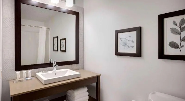 Люкс Standard Country Inn & Suites by Radisson Albertville near Outlet Mall