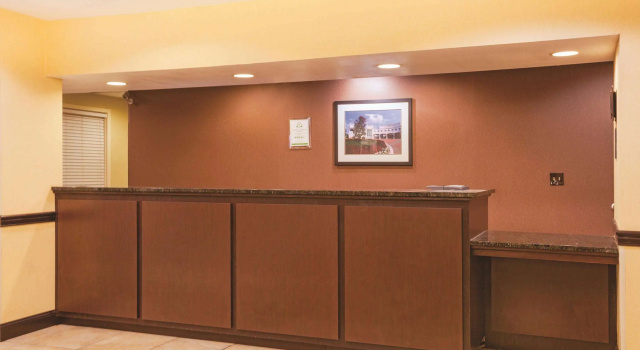La Quinta by Wyndham Lexington South / Hamburg, Забронировать Отель Лексингтон Bourbon Trail Kentucky