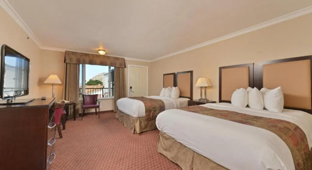 Четырёхместный номер Standard с видом на океан Pacific Shores Inn - Morro Bay