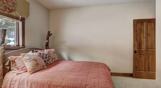 Pines 7 Larkspur - 6 Br Townhouse, Забронировать Дом для отпуска Отели Бивер-Крик с парковкой, Парковка