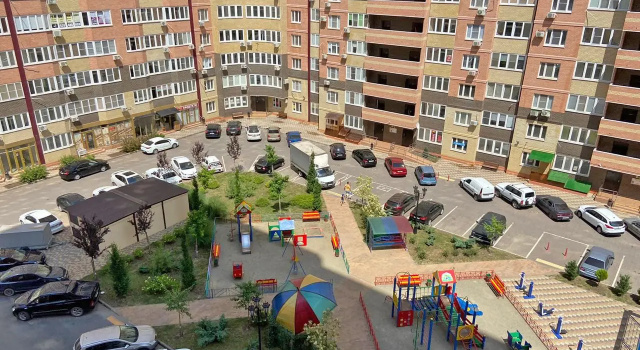 Погостити на улице Домбайская 59, Забронировать Апартаменты/квартира Отели Краснодара с парковкой, Парковка