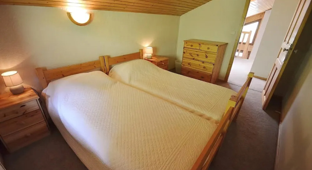 Apt La Loria - ARAVIS Holidays, Забронировать Отель Отели Лыжного курорта на озере Анси с парковкой, Парковка