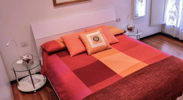 Blu Magenta, Đặt Khách sạn Crocetta Piemonte