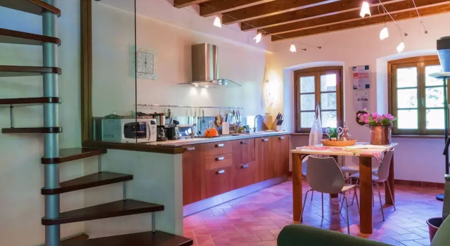 Коттедж Mansion in Pescaglia Near Tuscan Coast
